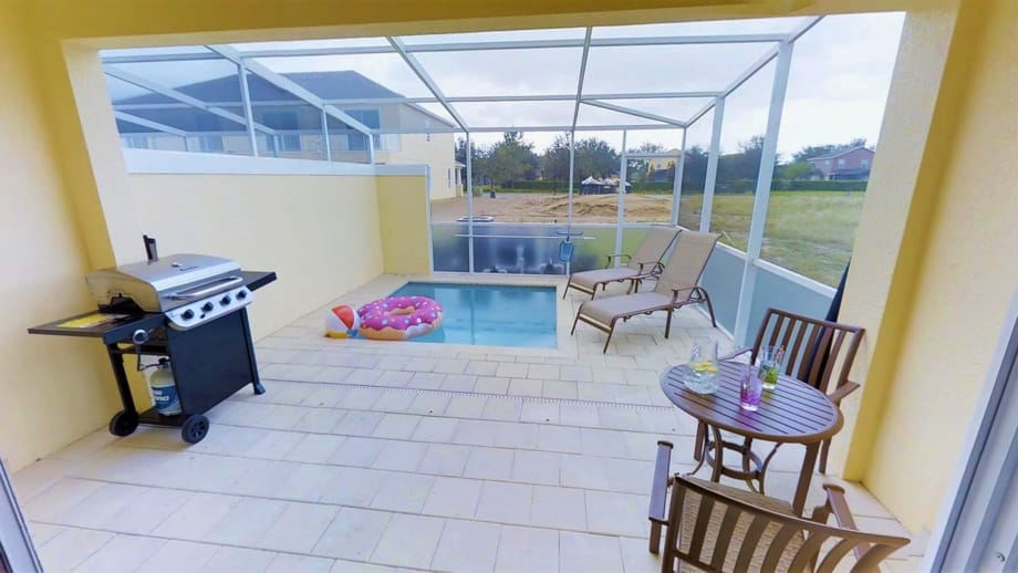 Quintal com piscina
